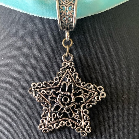 Necklace Star choker - Picture 3 of 9